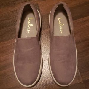 Grey suede platform sneaker from Lulu's sz 5.5